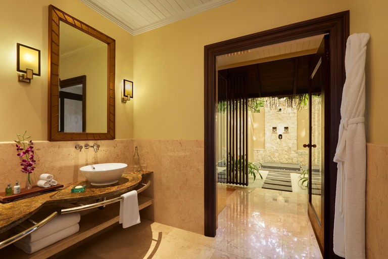 Bathroom 5, Taj Exotica Resort & Spa, Maldives, Malé