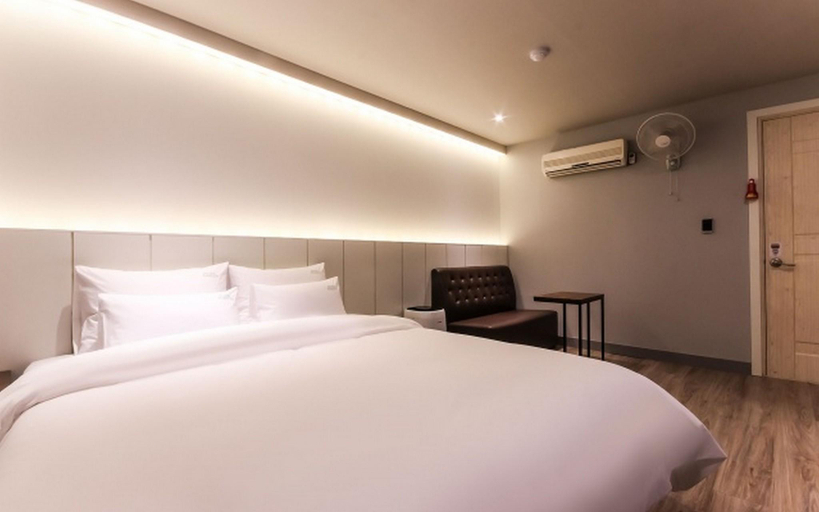 Bedroom 2, Ulsan Sinjeong-dong Marilyn, Jung