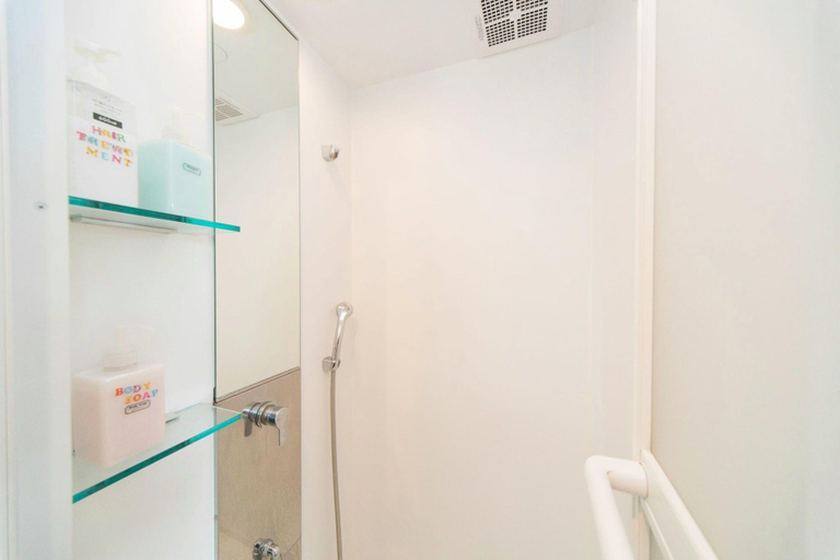 Bathroom 3, Kevin's Place Annex, Kyoto