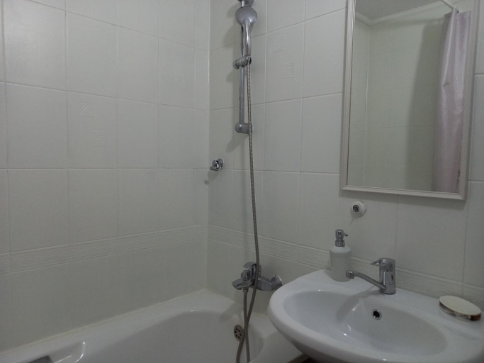 Bathroom 3, N195 Три большие кровати в Звёздный оазис Mr.HOUSE, Aqtobe