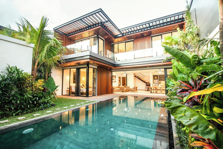 Sport & Beauty 2, Elegant 5BR Villa Beach at 200m Canggu, Badung