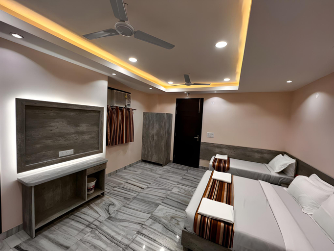 Others 3, The Comfort Inn, Delhi