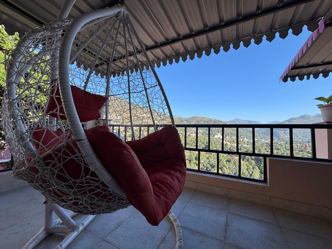 Others 4, Ceedar Cottages, Nainital
