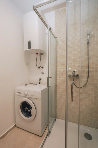 Bathroom 4, Ststus M apartments 180