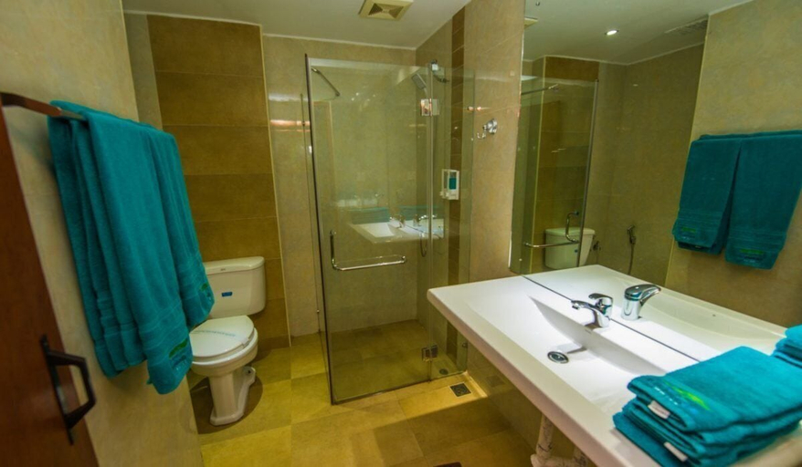Bathroom 3, Ramboda Falls Hotel, Kothmale