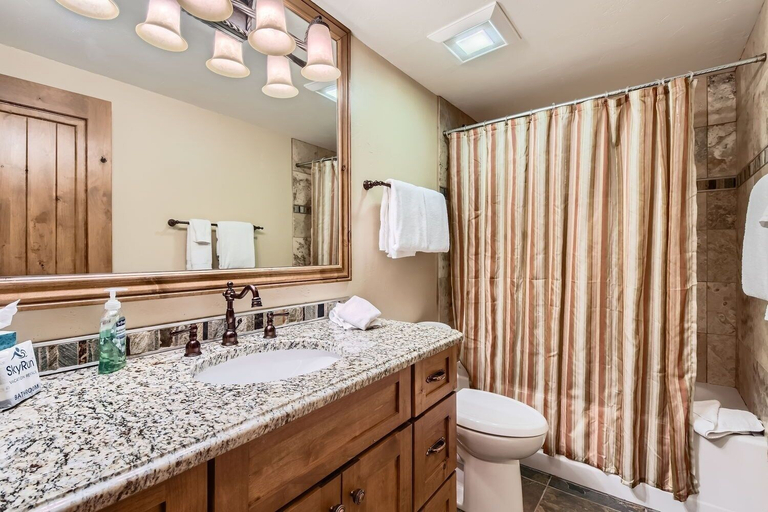 Bathroom 5, Sunwood Condos A1 2 Bedroom Condo, Eagle