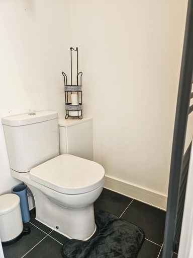 Bathroom 3, Cleave House - Stylish Chic 3 Bed House mins from Central London, London