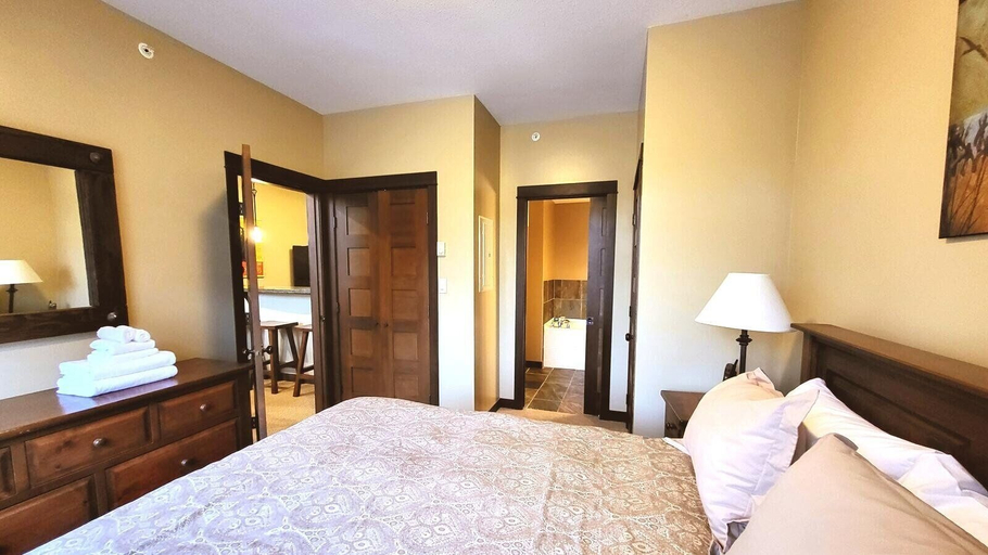 Bedroom 3, Stones Throw #38 By Bear Country, Thompson-Nicola