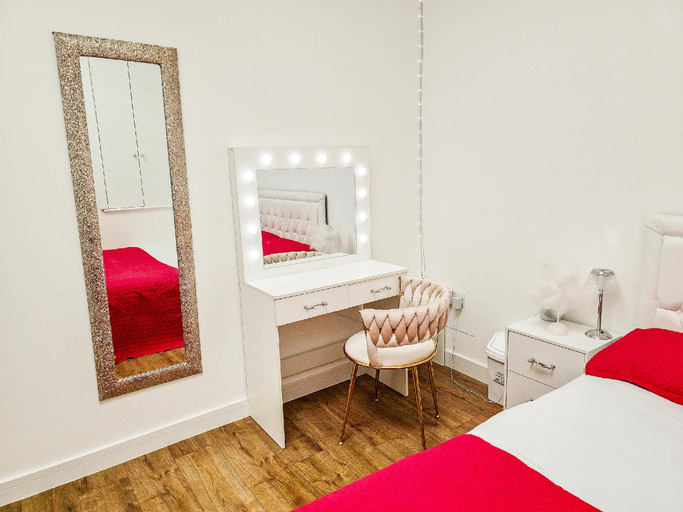 Bedroom 2, Cleave House - Stylish Chic 3 Bed House mins from Central London, London