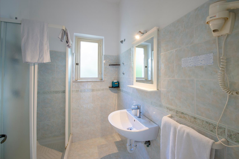Bathroom 4, Villa Bella Vista near Positano and Amalfi, Salerno