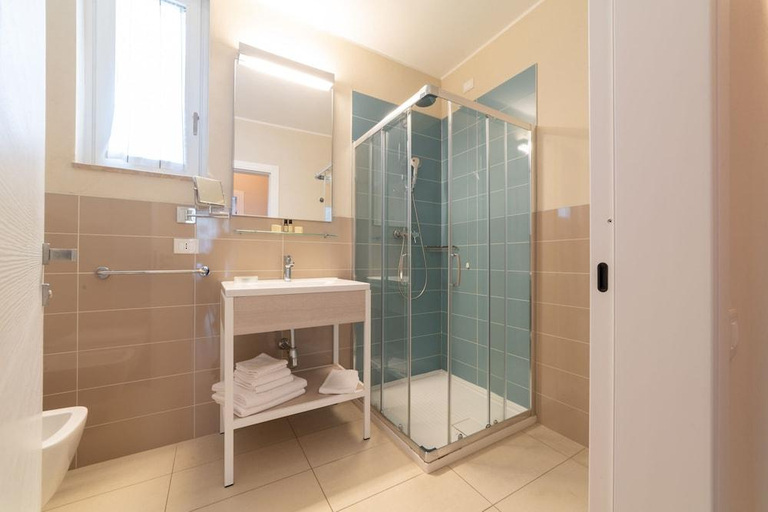 Bathroom 5, Hotel Capo Nord., Rovigo