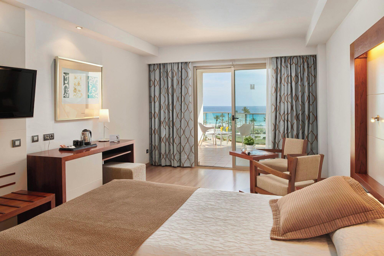 Bedroom 3, Hipotels Cala Millor Park, Baleares