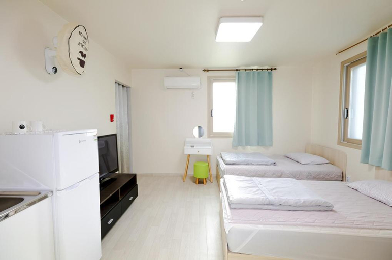 Bedroom 2, Wandonesia Guesthouse, Wando