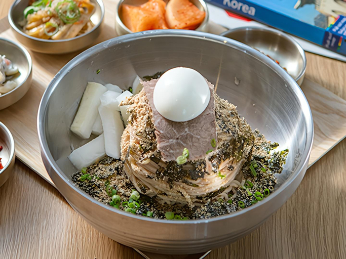 Food & Drinks 3, WECO STAY Myeongdong, Jung