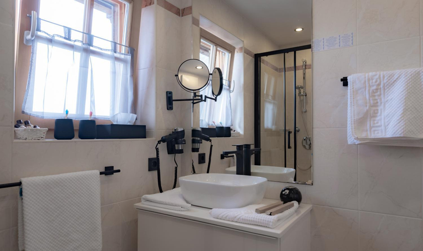 Bathroom 5, Hotel Silbertal, Imst