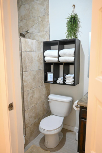 Bathroom 3, The Palapa House