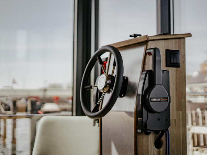 Facilities 3, Houseboat at Marina with Lake Views, Uitgeest