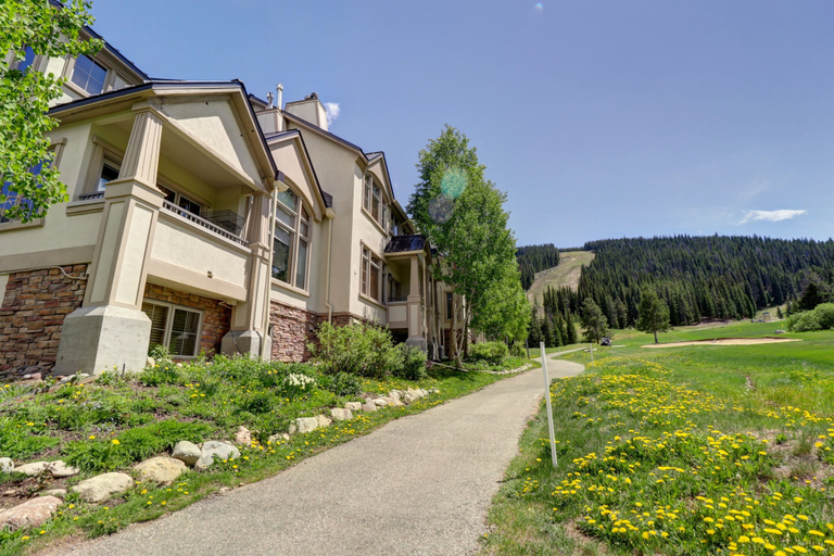 Exterior 3, Er9 Elk Run 4 Bd 4.5 Ba 4 Bedroom Townhouse by RedAwning, Summit
