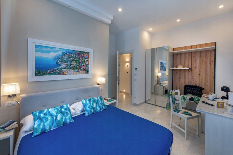 Bedroom 5, Coral White, Napoli