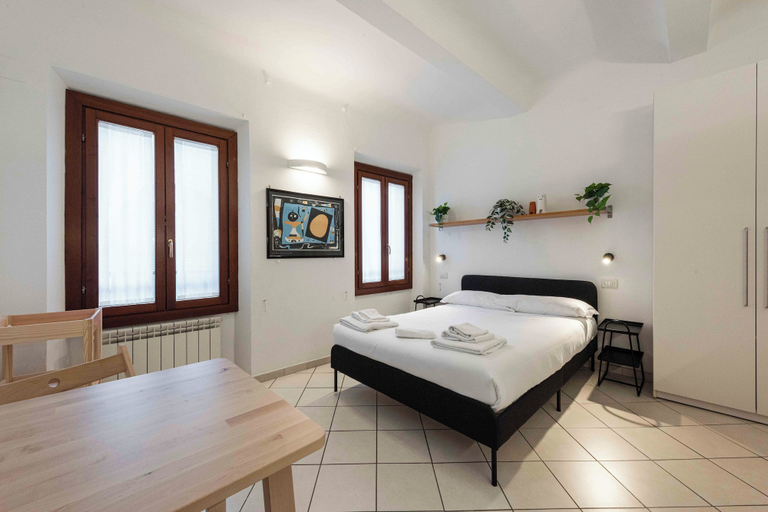 Room 4, Ariento Apartments by MMega, Florence