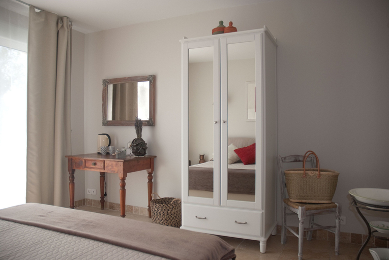 Bedroom 2, Vintage Provence, Bouches-du-Rhône