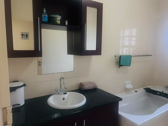 Bathroom 3, Trojuan Inn Phakalane, Gaborone