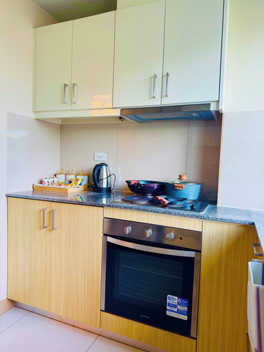 Private kitchen 3, Luxury Staycation beside Okada, Parañaque
