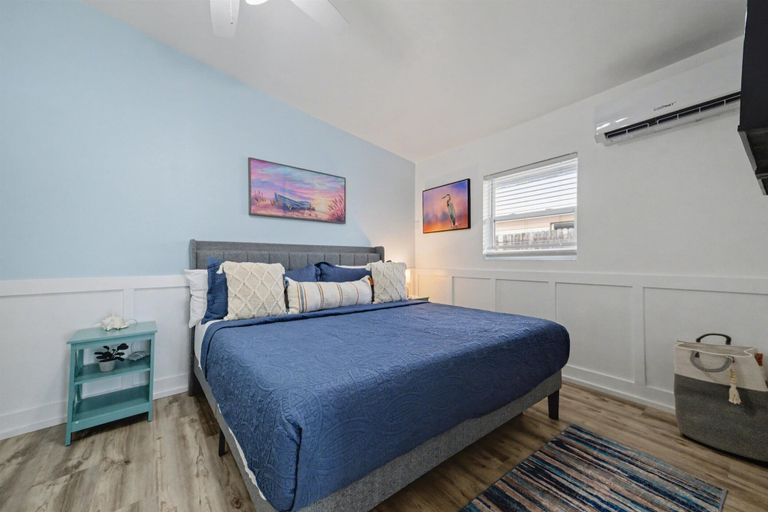 Room 3, East Gulf Dockside Beach Homes, Pinellas