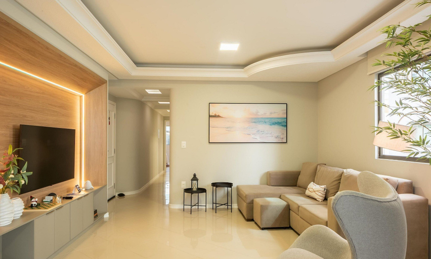 Living area, Apt w/ 3 BR & Grill 400m From the Beach Prs0101, Itapema