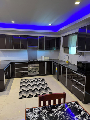 Private kitchen 4, Bang For Your Buck, Ba