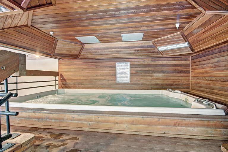Indoor spa tub 3, VS645H Village Square 1Br 1Ba Hotel Room, Summit