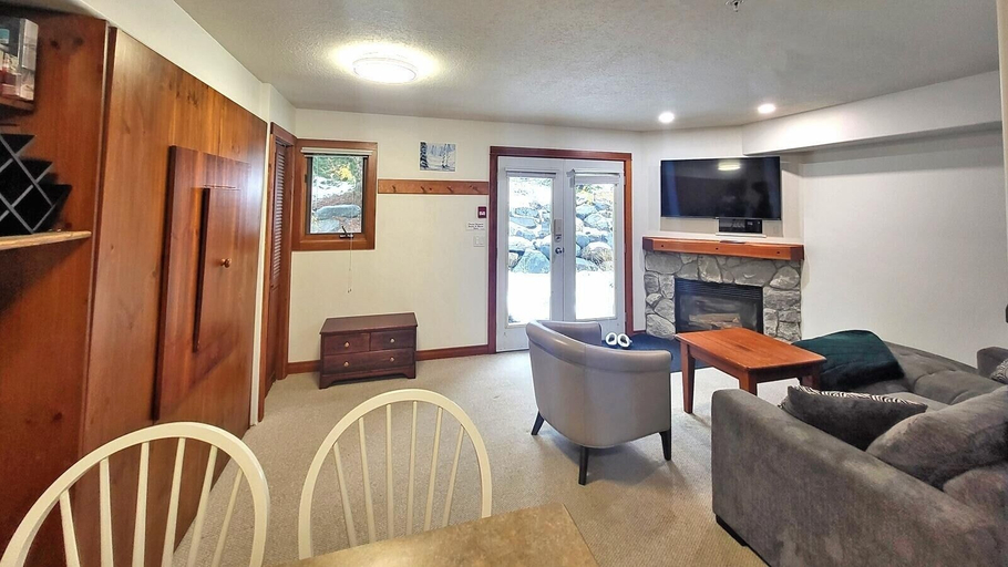 Living area 5, Timberline Village #12 Home, Thompson-Nicola