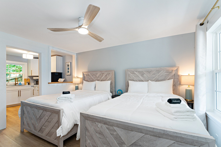 Room 5, Sunset Suites, York