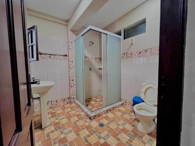 Bathroom, Hostal Los Alamos, Cercado