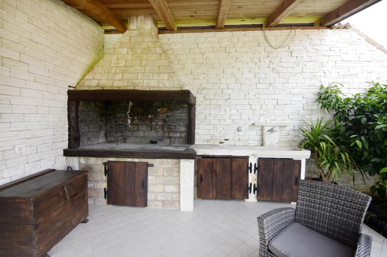 5, Villa with private pool and garden retreat, Grožnjan