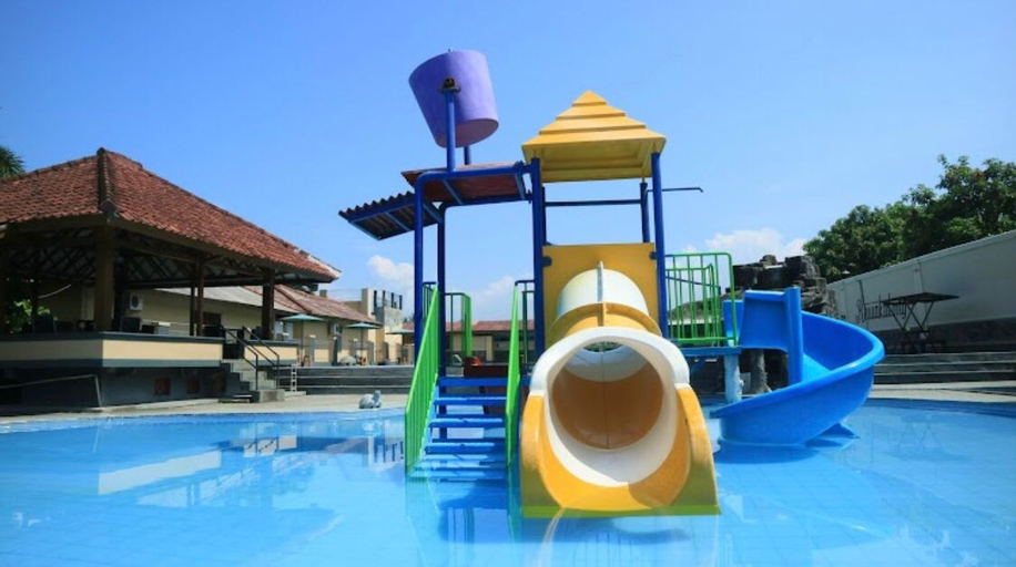 Others 2, Cipatuguran Hostel, Sukabumi