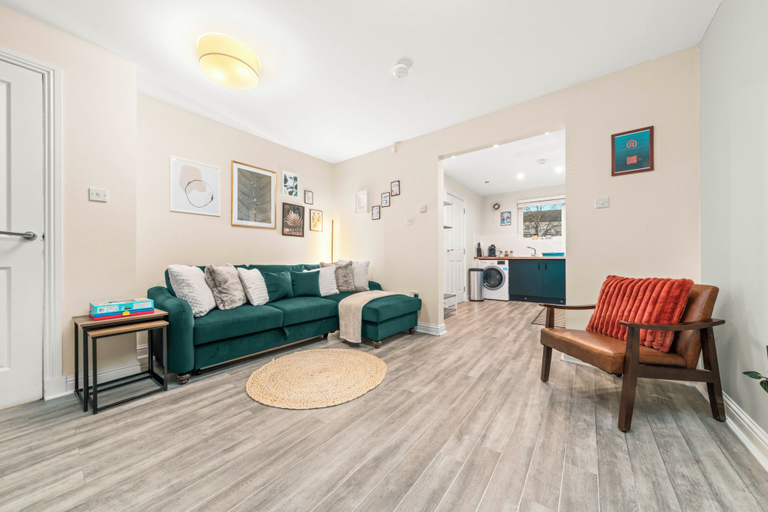 Living area 2, Urban Elegance 5-Bed Glasgow Home, Glasgow