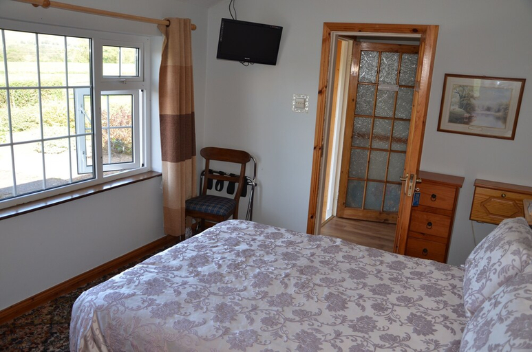 Bedroom 4, WHITE HEATHER FARM B B