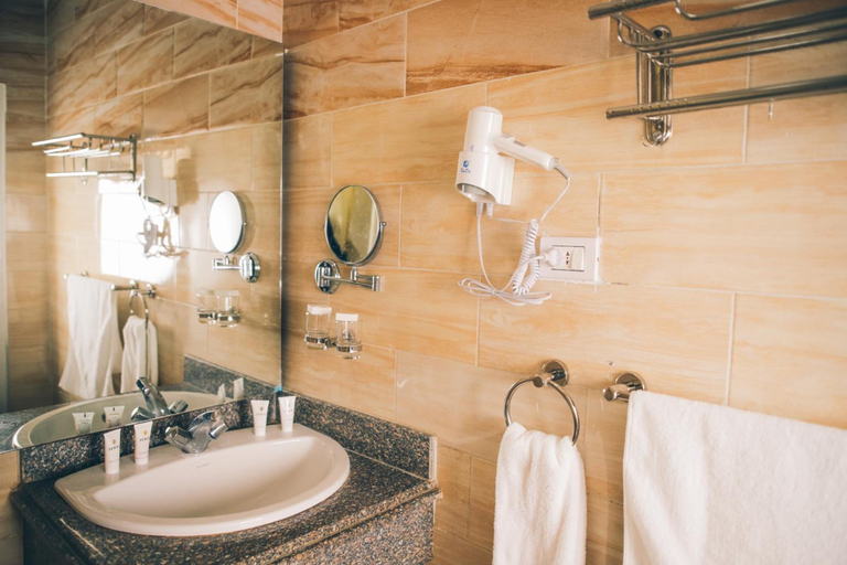 Bathroom 4, Jewel Maadi Cabins and Club, Giza