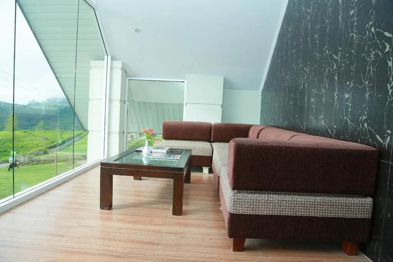 Interior, Oak Ray Misty Hills, Nuwara Eliya