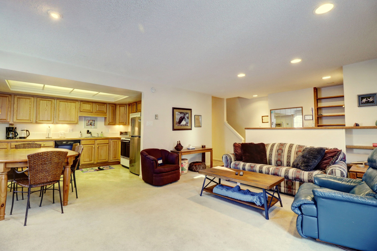 Living area 5, Ten Mile Haus C-9 2 Bedroom Condo, Summit