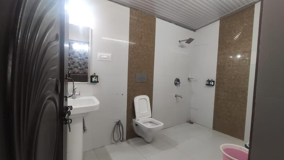 Bathroom 3, Vamoose Vrindavan Gopala Resort, Jabalpur