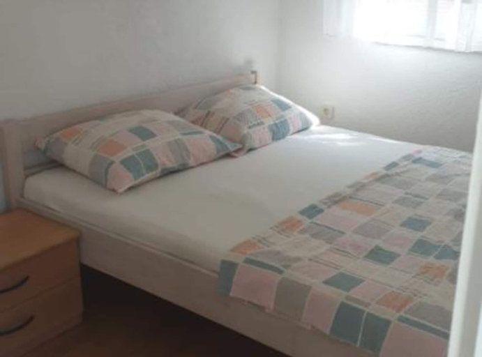 Room 4, Apartmani Lora, Privlaka