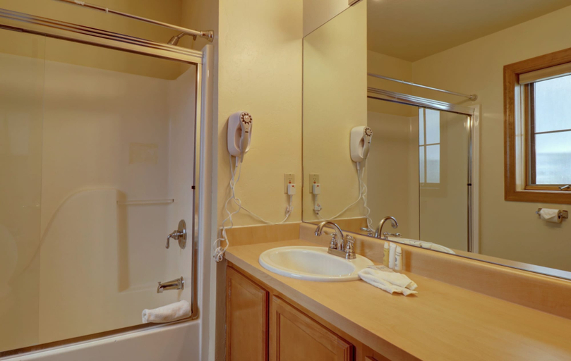 Bathroom 4, Er9 Elk Run 4 Bd 4.5 Ba 4 Bedroom Townhouse by RedAwning, Summit