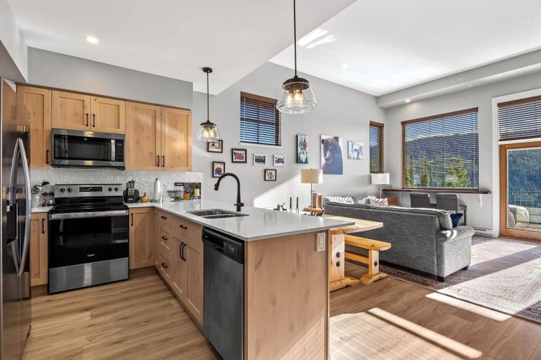Private kitchen 2, Powder Heights #15 3 Bedroom Home, Thompson-Nicola
