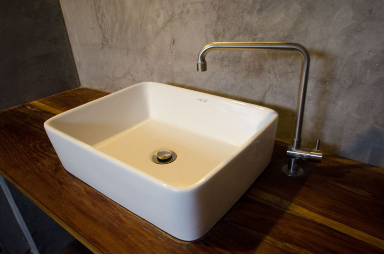 Bathroom 3, Prilpai Guesthouse, Pai