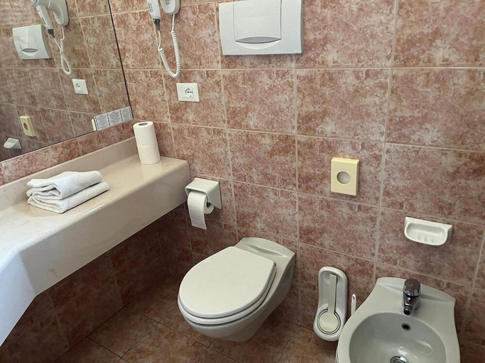 Bathroom 5, Hotel Mon Repos, Brescia