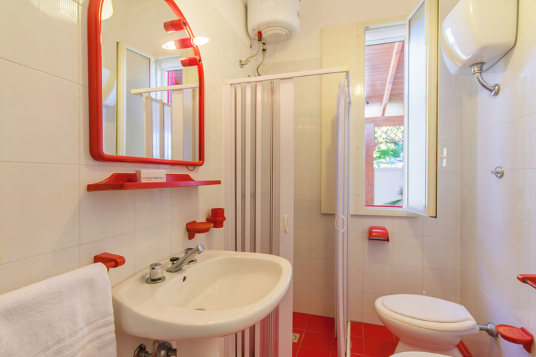 Bathroom 5, Villetta Rossa with garden, Lecce