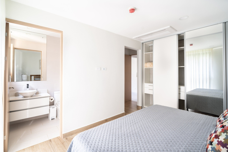 Room 2, Torres del Mar 1202, Garabito