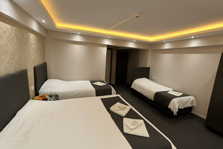 Room 4, Grand Sezgin Hotel, Fatih